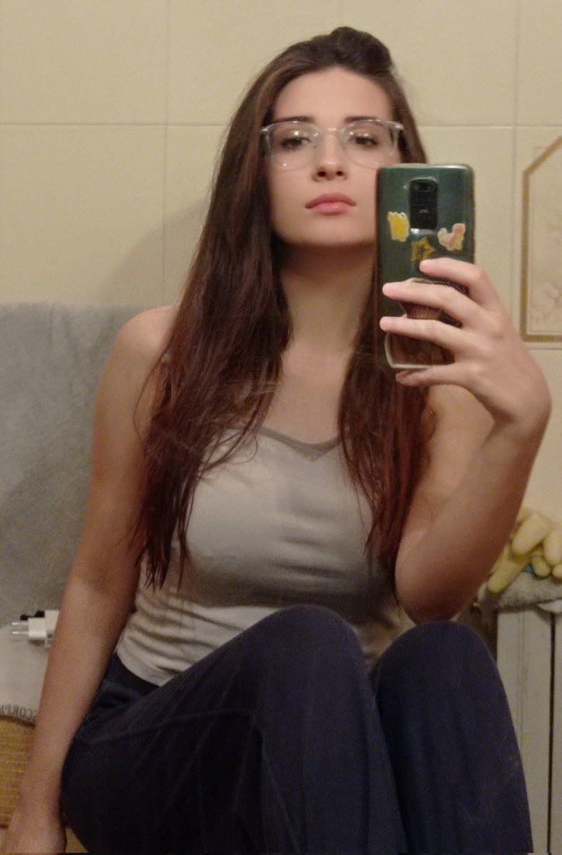 silviiii98's tweet photo. Selfie🌼❤️
#26gennaio #selfies #selfie https://t.co/AnrOA356wU