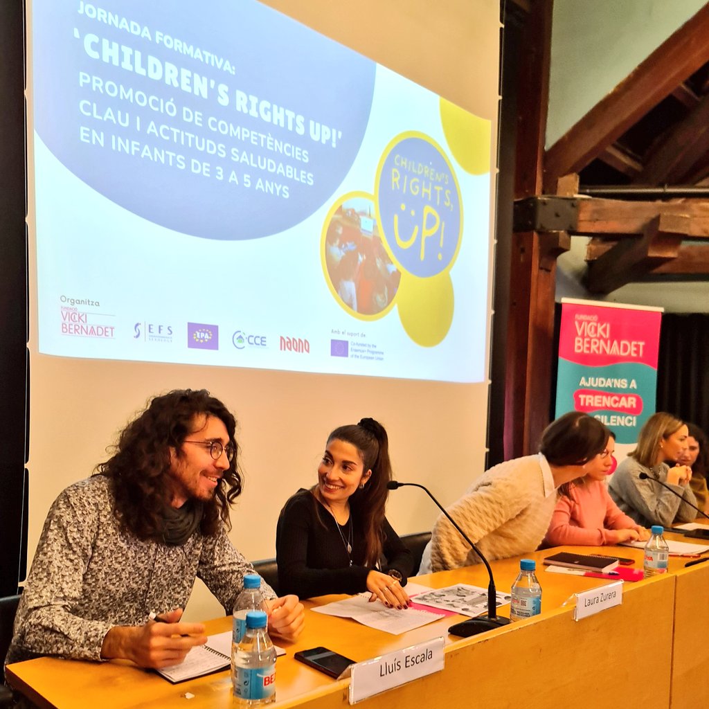 FVBernadet's tweet photo. 📣 #JornadaCRUP
📌 Children's Rights UP!
🗣 Taula del projecte:
Natàlia Fernàndez, coordinadora projecte #CRUP
Victòria Fernández, Laura Zurera i Lluís Escala de #FundacióVickiBernadet
Maria Muñoz i Bet Barceló de #NAONO https://t.co/yCYV1ciP2W