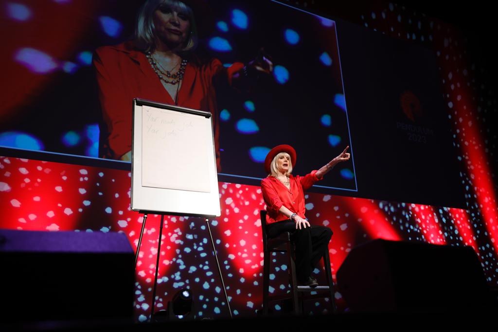 PendulumSummit's tweet photo. Tell your mind what you really want.  You have the choice.  Get rid of the ‘What ifs’  Tell yourself that you are amazing. You can tell your mind anything.  It is set up to respond to the picture.  @MarisaPeer

#PendulumSummit #PositiveThinking #Dublin #believeinyourself https://t.co/wd2gcCNLW1