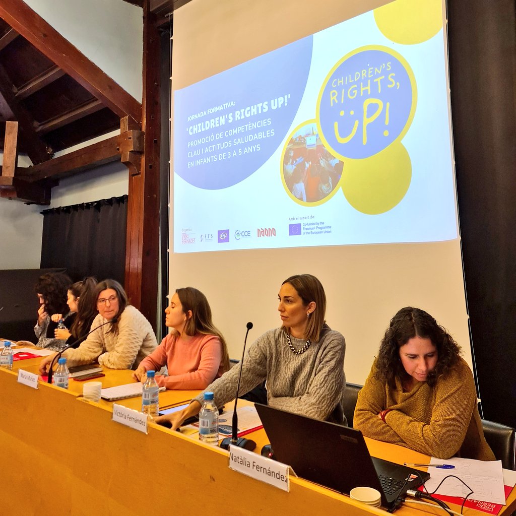 FVBernadet's tweet photo. 📣 #JornadaCRUP
📌 Children's Rights UP!
🗣 Taula del projecte:
Natàlia Fernàndez, coordinadora projecte #CRUP
Victòria Fernández, Laura Zurera i Lluís Escala de #FundacióVickiBernadet
Maria Muñoz i Bet Barceló de #NAONO https://t.co/yCYV1ciP2W
