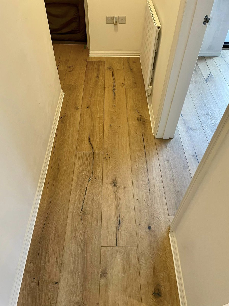 Happy_Flooring's tweet photo. Here's a look at some #engineeredwood installed by our fitter Vas. Isn't it beautiful 😄

We supply and install a range of flooring from solid oak flooring to glue down LVT. 

Get in touch today to book your FREE home visit and quote today 😄

#flooring #bespoke #interiordesign https://t.co/zRgem4pE1z