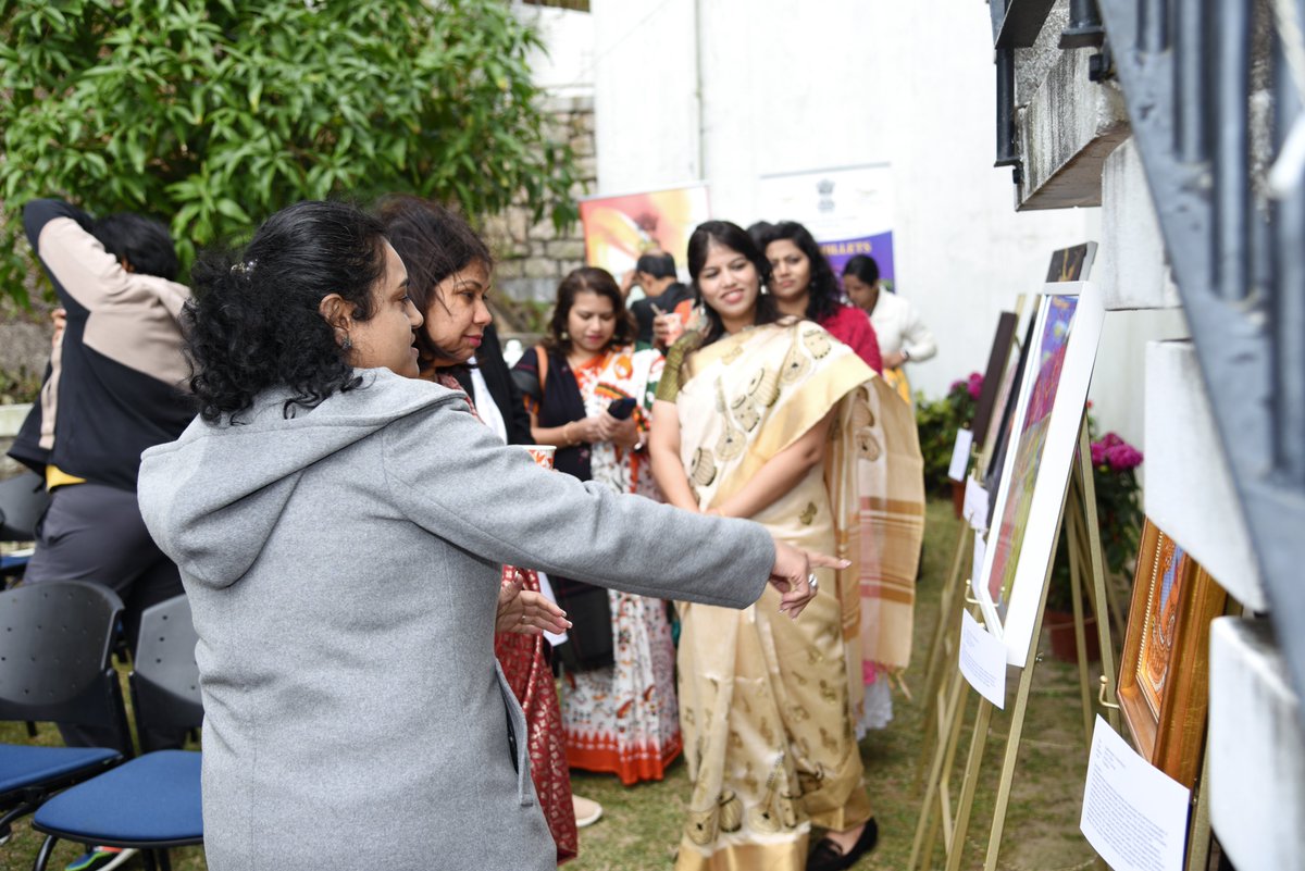 CGIHongKong's tweet photo. It was also a celebration of Indian art- be it the wall mural done by Bhuri Bai Ji as part of #Kathaa or the display of paintings by ten Indian artists based in Hong Kong. https://t.co/OQKLRE5CPb