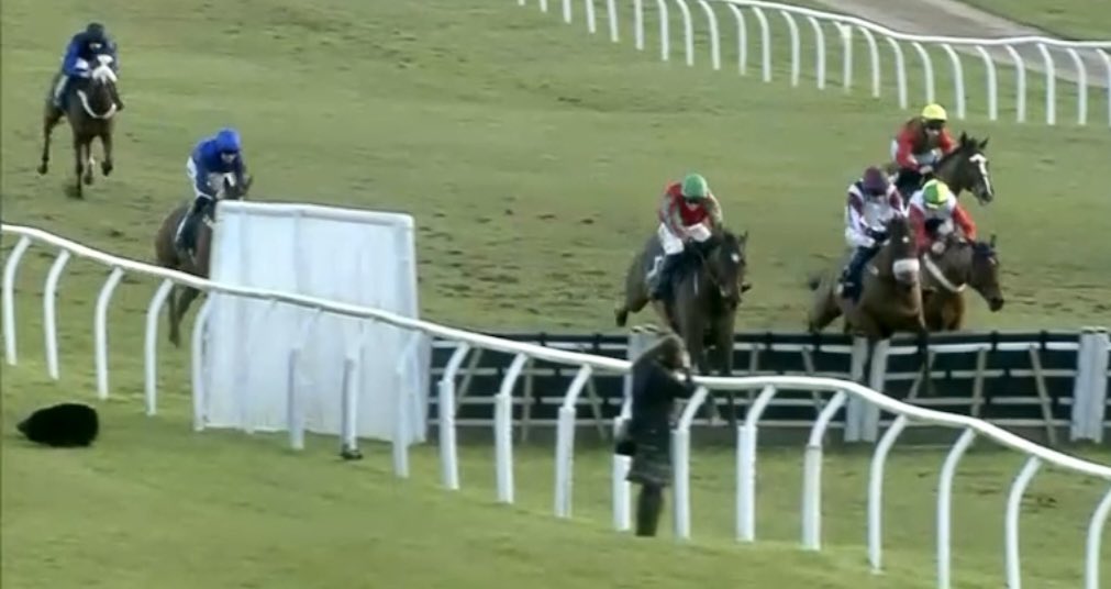amajox's tweet photo. Congrats @amajox ๐ฅ@Alice_stevens_2 WINS @RacingTV Nov Hdl @CatterickRaces #SupremeGift @HenryDalyRacing #15ran #greatpartnership #coolhead #greatride #topjock ๐๐๐๐๐ https://t.co/xCGsZRuPP2