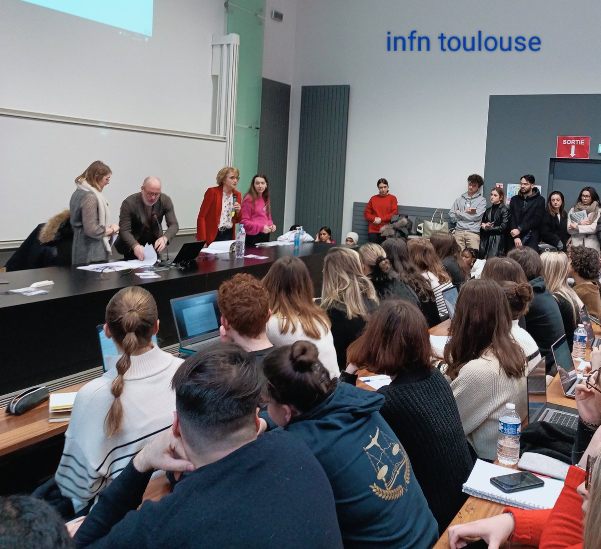 Forte affluence à @UT1Capitole pour le forum des métiers du droit et la présentation des métiers du #notariat par Me d’Amelio, Délégué à la formation des <a href="/Notaires_Tlse/">Chambre des notaires - Cour d'appel de Toulouse</a> et Mme Coureau, Directrice INFN-Toulouse.