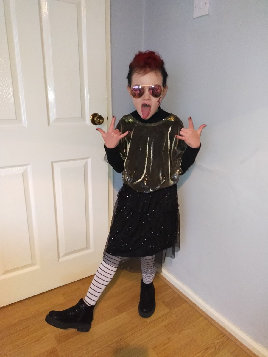 HayT_F's tweet photo. @RockKidzUK my little rockstar for the day 👩‍🎤 @GarstonCE @Year3Garston https://t.co/A89GRzwNWp