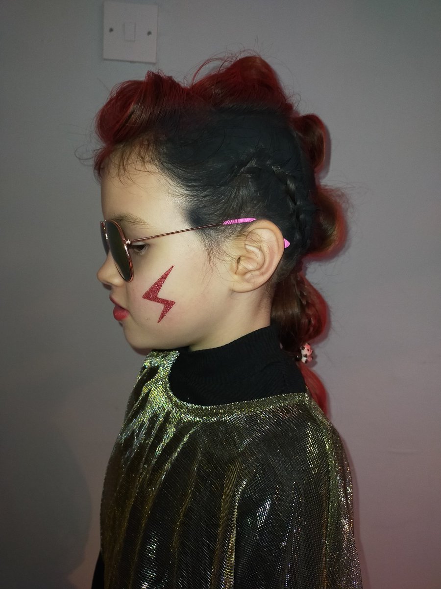 HayT_F's tweet photo. @RockKidzUK my little rockstar for the day 👩‍🎤 @GarstonCE @Year3Garston https://t.co/A89GRzwNWp