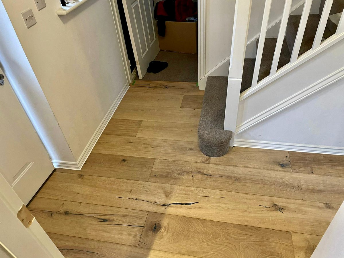 Happy_Flooring's tweet photo. Here's a look at some #engineeredwood installed by our fitter Vas. Isn't it beautiful 😄

We supply and install a range of flooring from solid oak flooring to glue down LVT. 

Get in touch today to book your FREE home visit and quote today 😄

#flooring #bespoke #interiordesign https://t.co/zRgem4pE1z