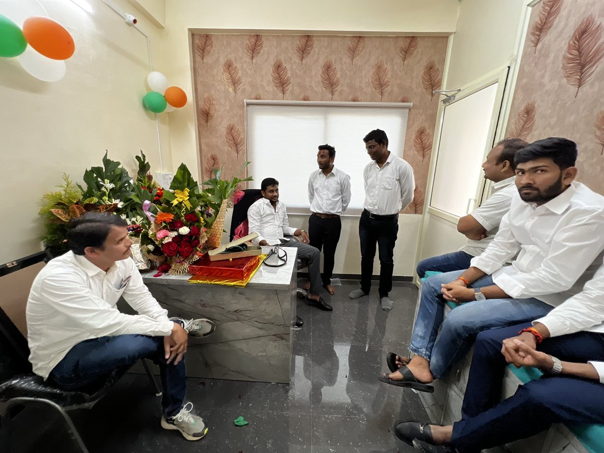mayursonawne19's tweet photo. आज डॉ.नितीन गाढवे यांच्या सावंगी हॉस्पिटलच्या शुभारंभा प्रसंगी भेट देऊन शुभेच्छा दिल्या..!!
#NYCAurangabadCity_MS
#homeopathy https://t.co/nCfeMVMRxn