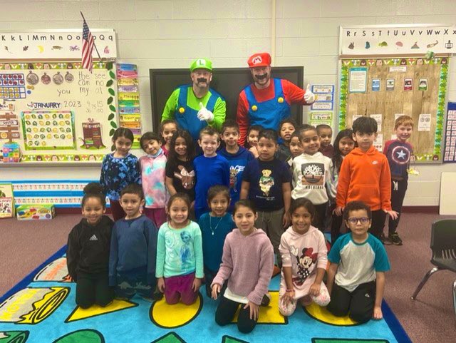 Our students have been working hard to “Level Up with Lexia” this month, and they had a special visit to celebrate their progress! Keep it up, Roadrunners! #SudleyFamily <a href="/PWCSNews/">PWCS</a> @SudleySTEM