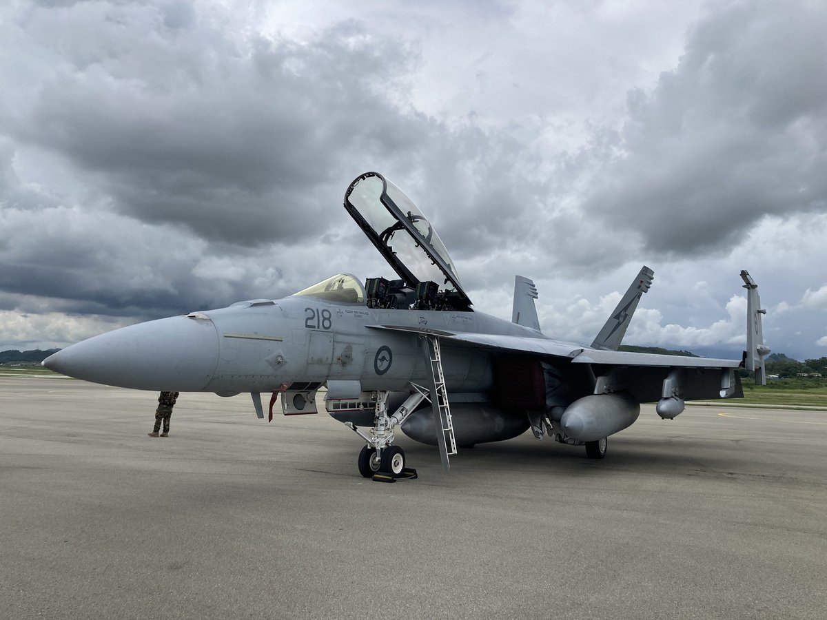 FranceinPNG's tweet image. Celebration of Australia Day in Port-Moresby organize by @AusHCPNG marking as well the 50th anniversary of the #PNGDF with an overfly of the @AusAirForce and the display of the F-18 hornet #HappyAustraliaDay