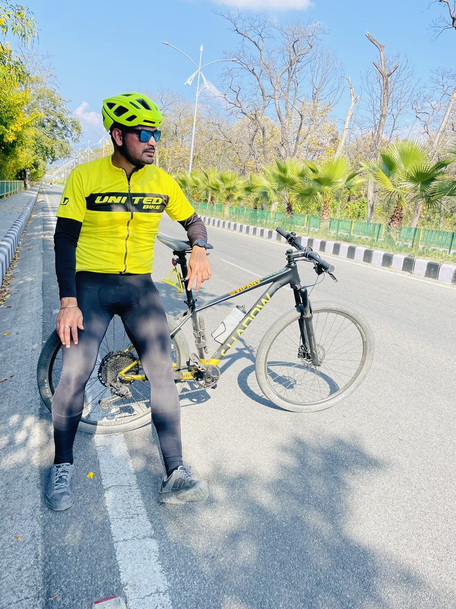 VMandwal's tweet photo. Republic Day Ride #reducingmycarbonemission #ridemoredriveless #cyclinglife https://t.co/npAb6AJyGB