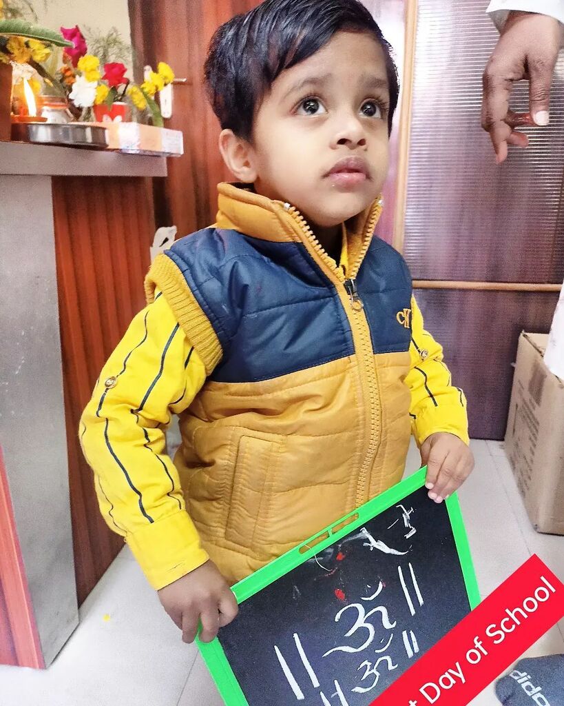 ZoneComputerAc1's tweet photo. It’s your first day in school, and trust me, I’m more excited than you! Love you, my sweetheart .. https://t.co/nrPtPH4RcN https://t.co/mdgu99OvNX