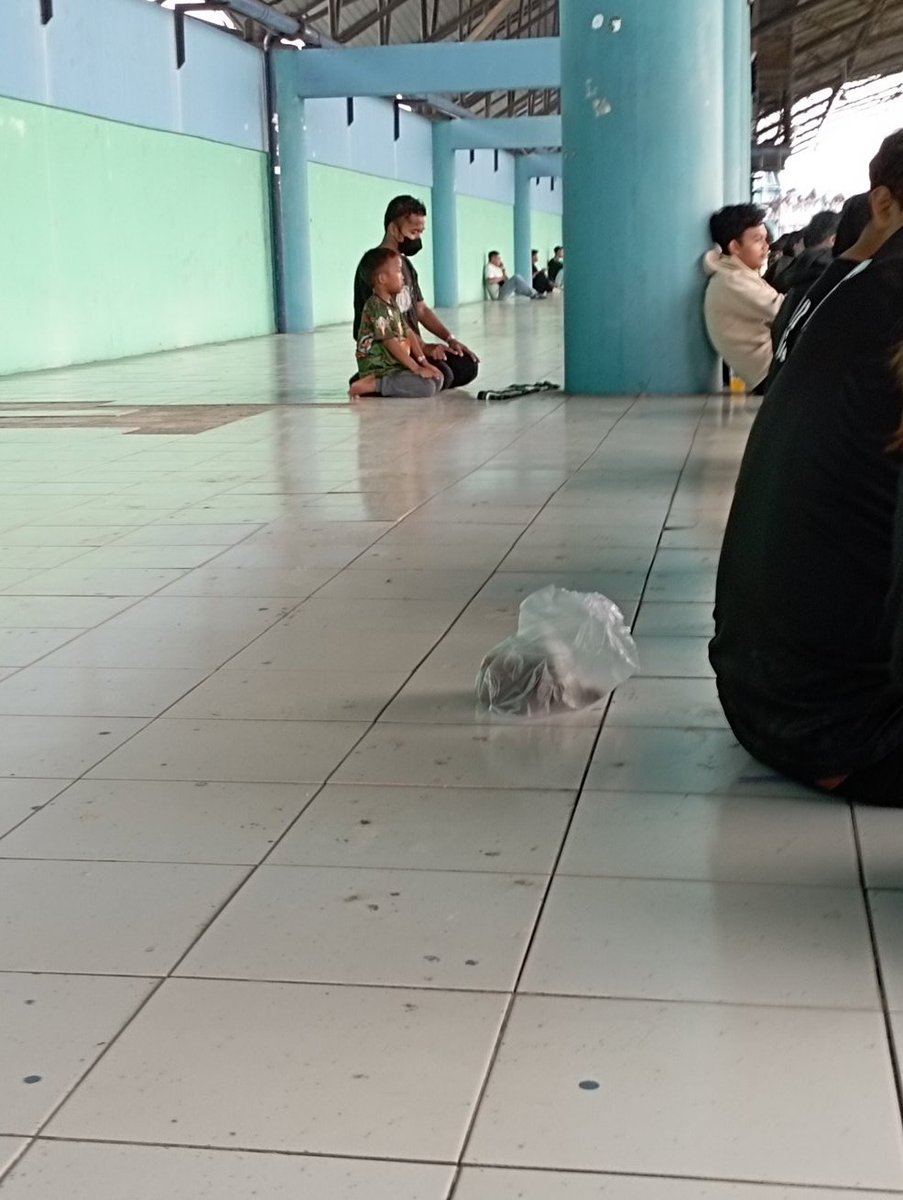 <a href="/PSSleman/">PSS</a> Selain mainmu cen Top doane bapak kro anak seng sholat pas jeda babak iki yo kenceng man.