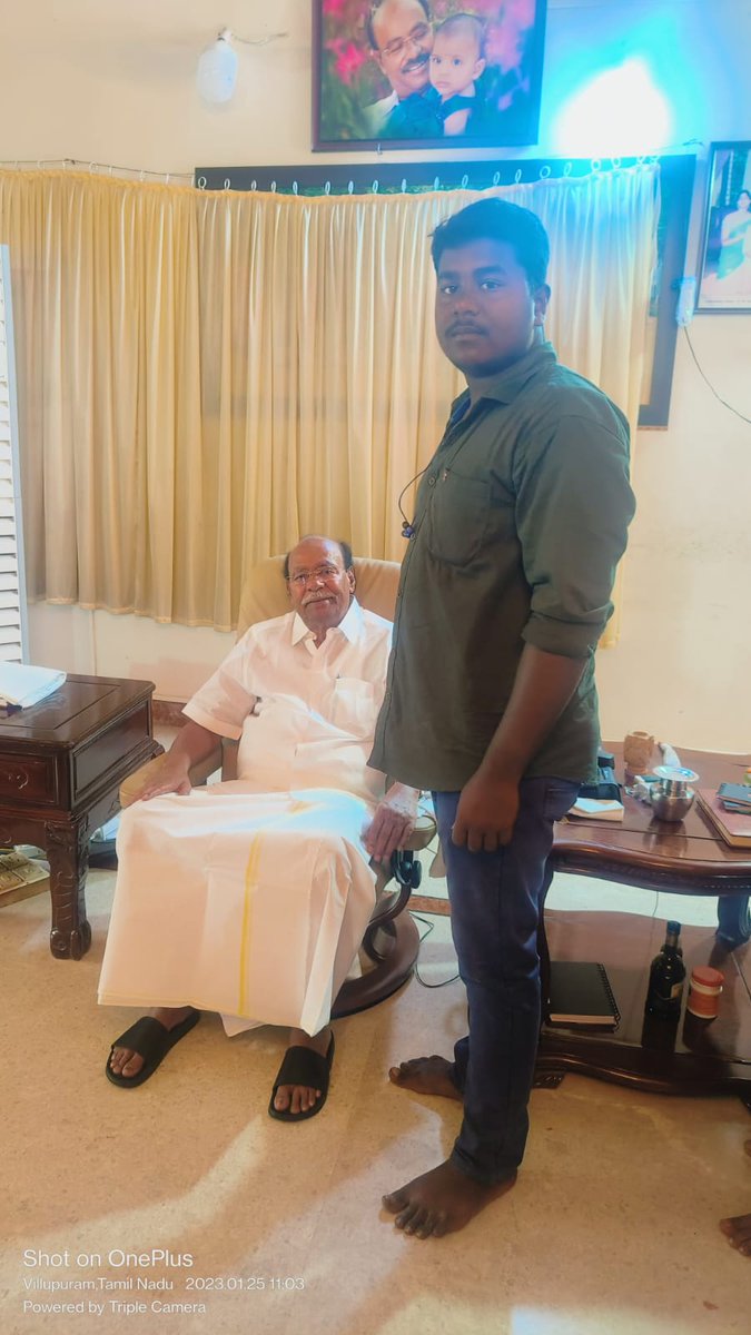 ThalaAnsgk's tweet photo. 💙💛❤️ நேற்று 
வாழும் குலதெய்வம் மருத்துவர்  அய்யா அவர்களுடன்   💙💛❤️🔥 https://t.co/RrzF6k1LFi