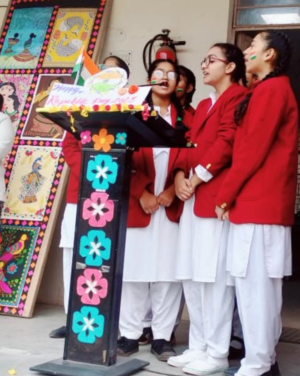 ggsssjasola's tweet photo. #RepublicDay celebration @ggsssjasola  was simply overwhelming by marvellous performances by #student

#VandeMataram 
#JaiHind 
@LetsTalkEdun https://t.co/61jY4Gl6MN