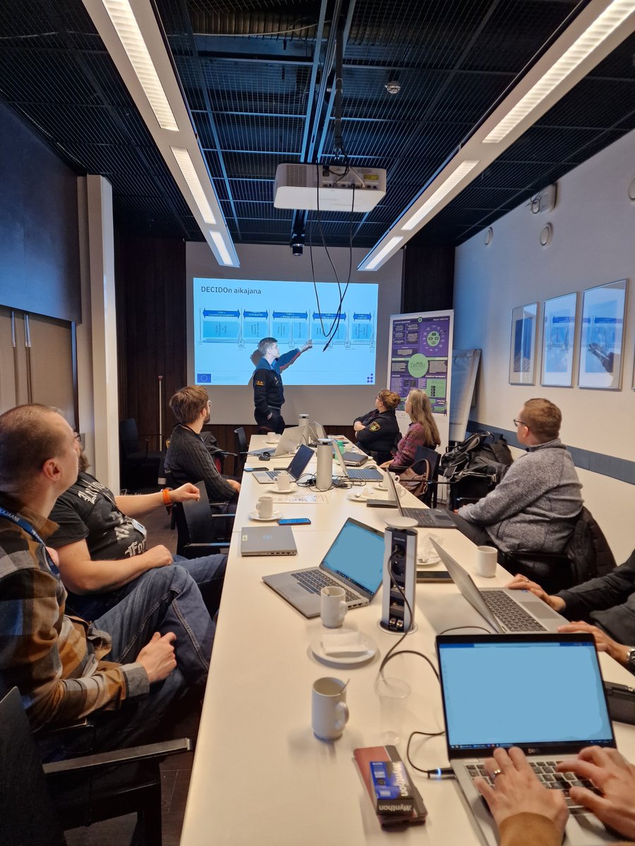 Pilotoimme Kajaanissa keskiviikkona 25.1. DECIDO-hankkeessa toteutettavaa portaalia. Projektin tavoitteena on tehostaa EOSC (European open science cloud) käyttöä julkishallinnossa mahdollistamalla yhteiseurooppalaisen yhteistyön päätöksenteon tukena.

#kainuunpelastuslaitos