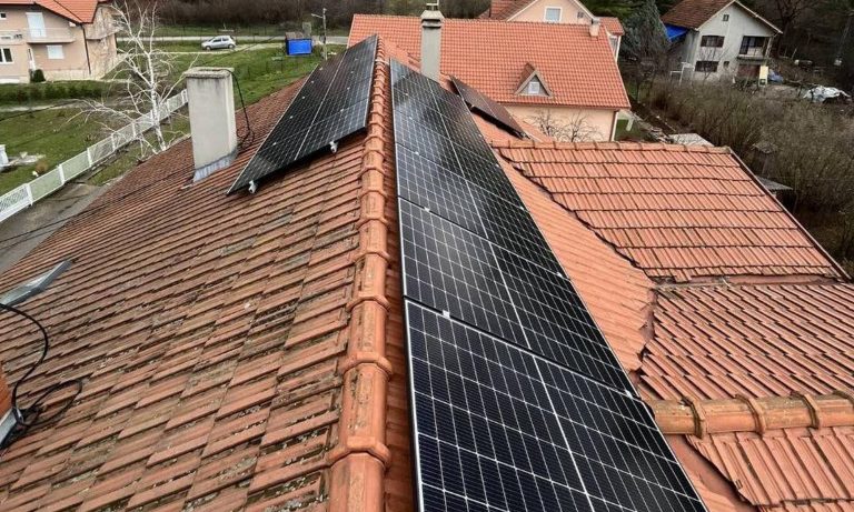 🌞🏠 Почела уградња соларних панела на приватним објектима у #Обреновац. 👇📱💻 #javnipoziv #sufinansiranje #energetskasanacija #solarnipaneli #ugradnja #porodičnekuće #lokalnasamouprava 
nasamesta.com/beograd-ugradn…