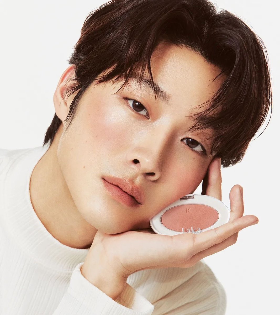 📸 — TODO DIA ESSA BELEZA SURPREENDE!!!

Mais fotos do Lee Jongwon para a nova campanha da Laka, linha de cosméticos de gênero neutro.

🔗 instagram.com/p/Cn3iLFMvWAy/…

#LeeJongWon #이종원