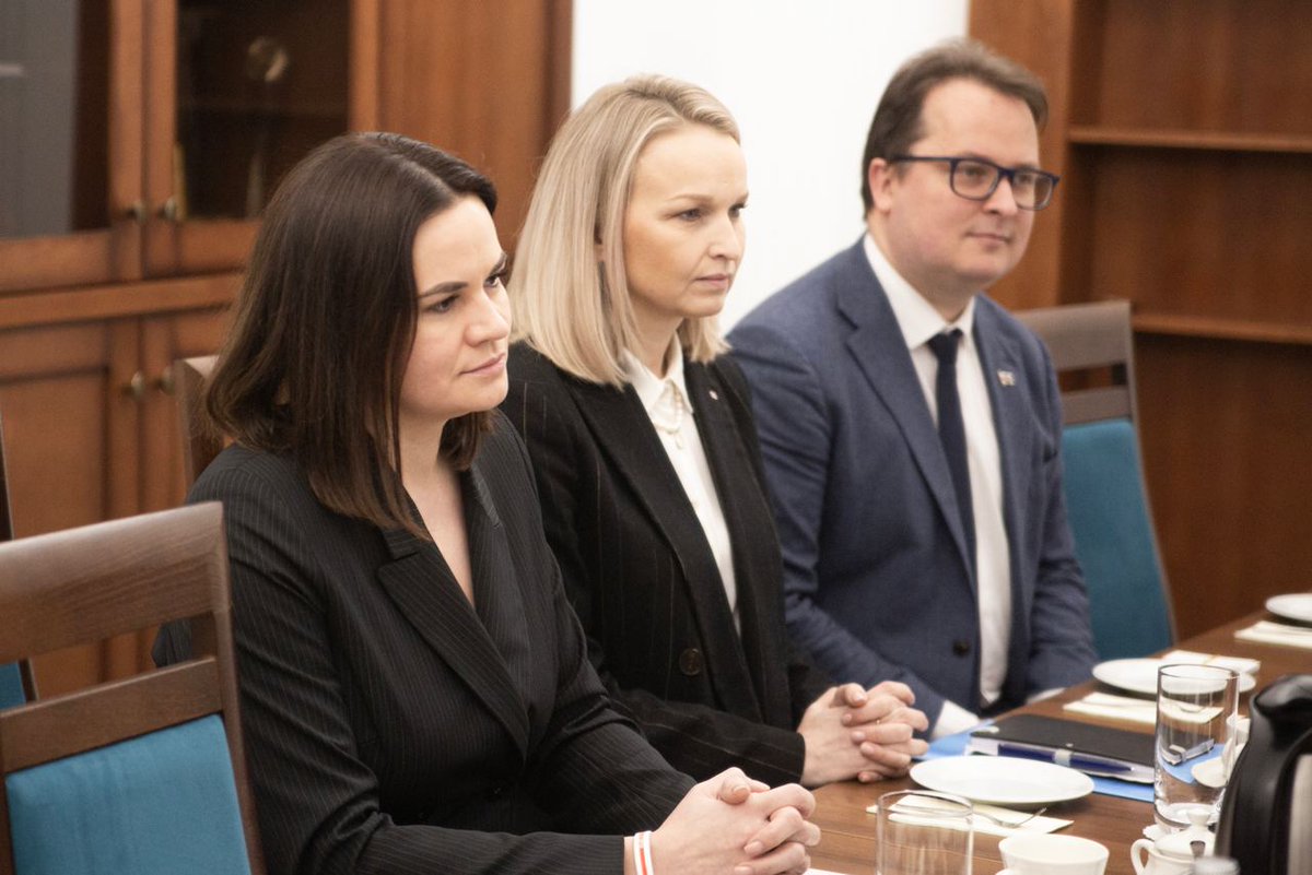 Tsihanouskaya's tweet photo. In our meeting with the 🇵🇱 Education Minister @CzarnekP, we discussed Belarusian weekend schools, internships in the administration &amp; assistance to scholars. I am thankful for the support of Belarusian students, especially the Kalinouski program &amp; the Free Belarusian University. https://t.co/T2zJJpY6yl