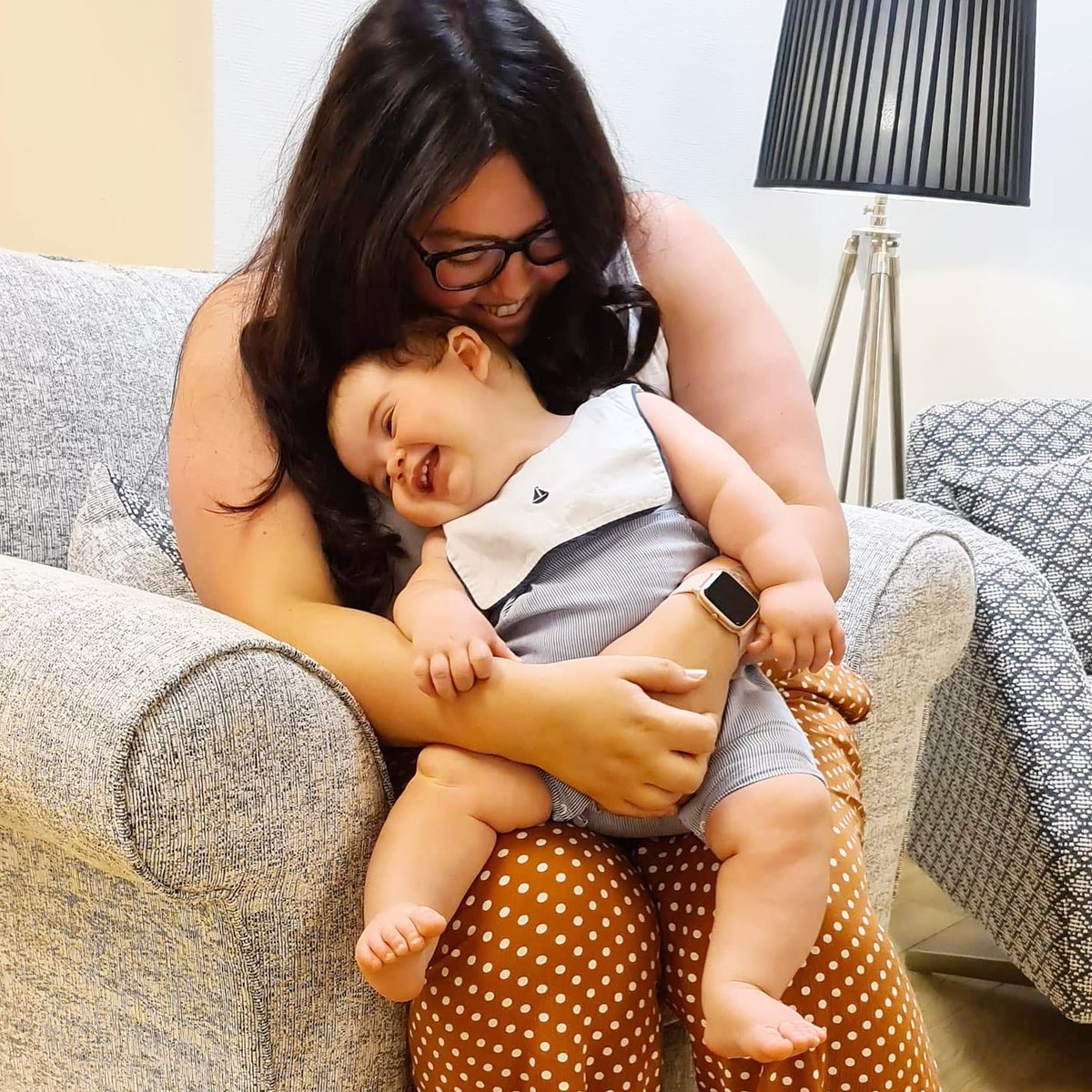 Hello 

If you don't know me, my name is Chanelle, I am the Owner + Founder of Emily's Candles. 

Introduce yourself and let me know if your heading to #SBSEvent2023 

I am a very anxious person and I am struggling a bit, knowing that next month I am mingling with other adults🌞