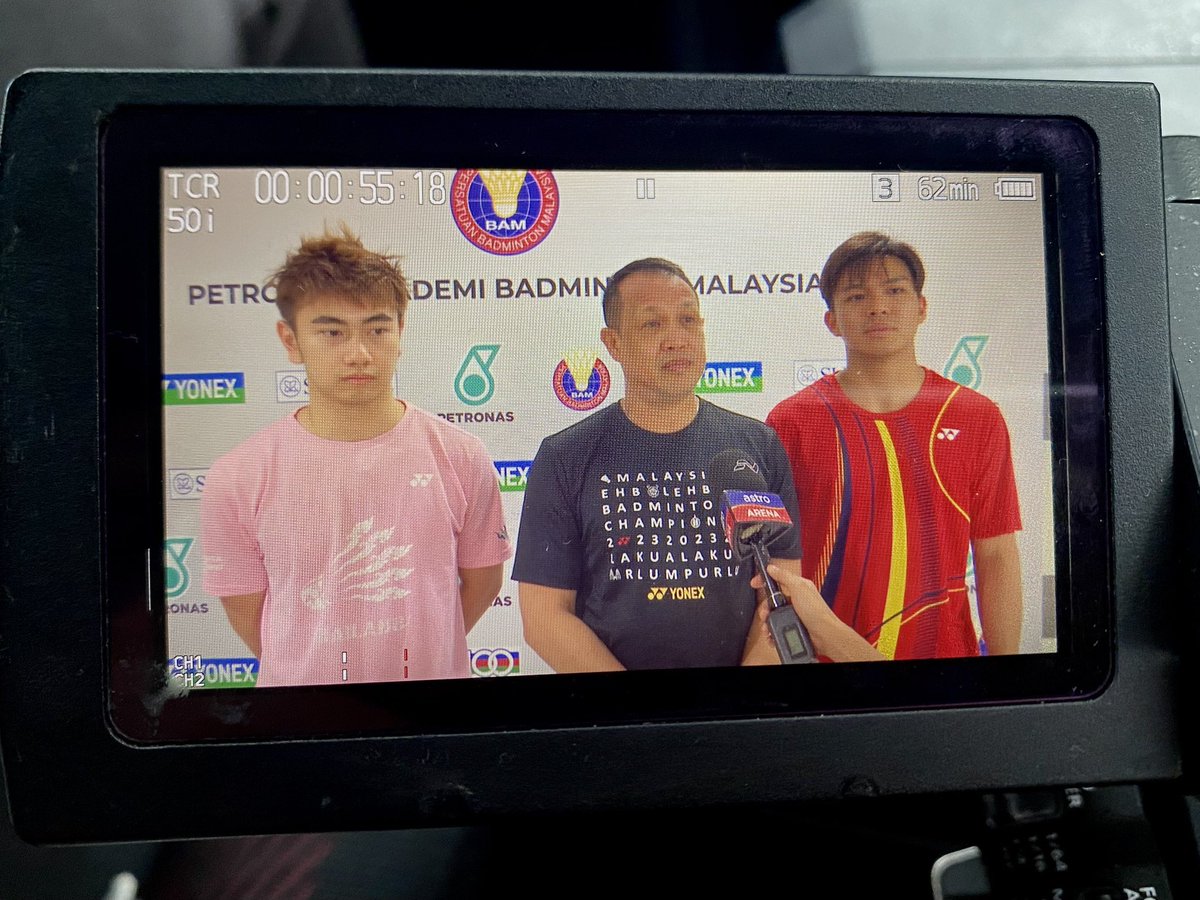 amirah_mahzan's tweet image. Do your best and follow your heart.. Fans korang akan sentiasa sokong dan berdoa yang terbaik untuk korang 😍😘  #dinfei #cryinginside @BA_Malaysia