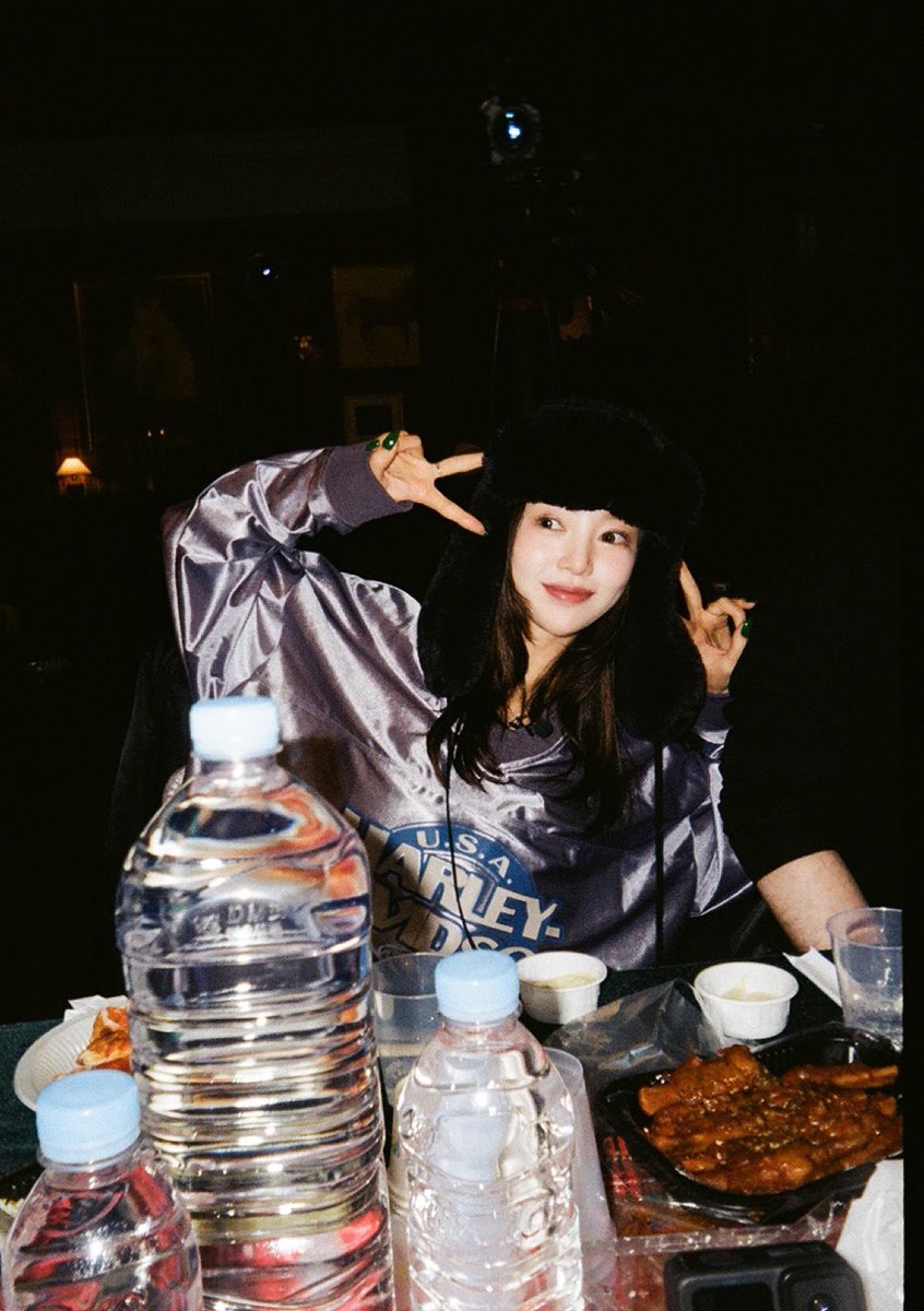 여러분 잘 지내죠? 난 잘 지내고 있어요🐰🍒 이 험난한 겨울 더 버텨보자! 아자아자🖤