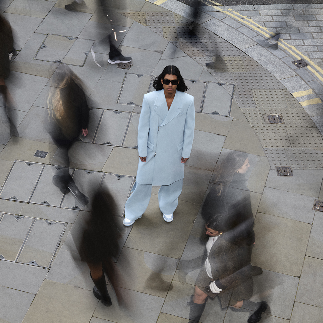 off-white [spring-summer 23] c/o Virgil Abloh™ collection titled “exactly the opposite” 


directed by Ib Kamara • photographed by Thibaut Grevet
 
the ss23 collection is grounded in craftsmanship, culture and community. 

~  off---white.com