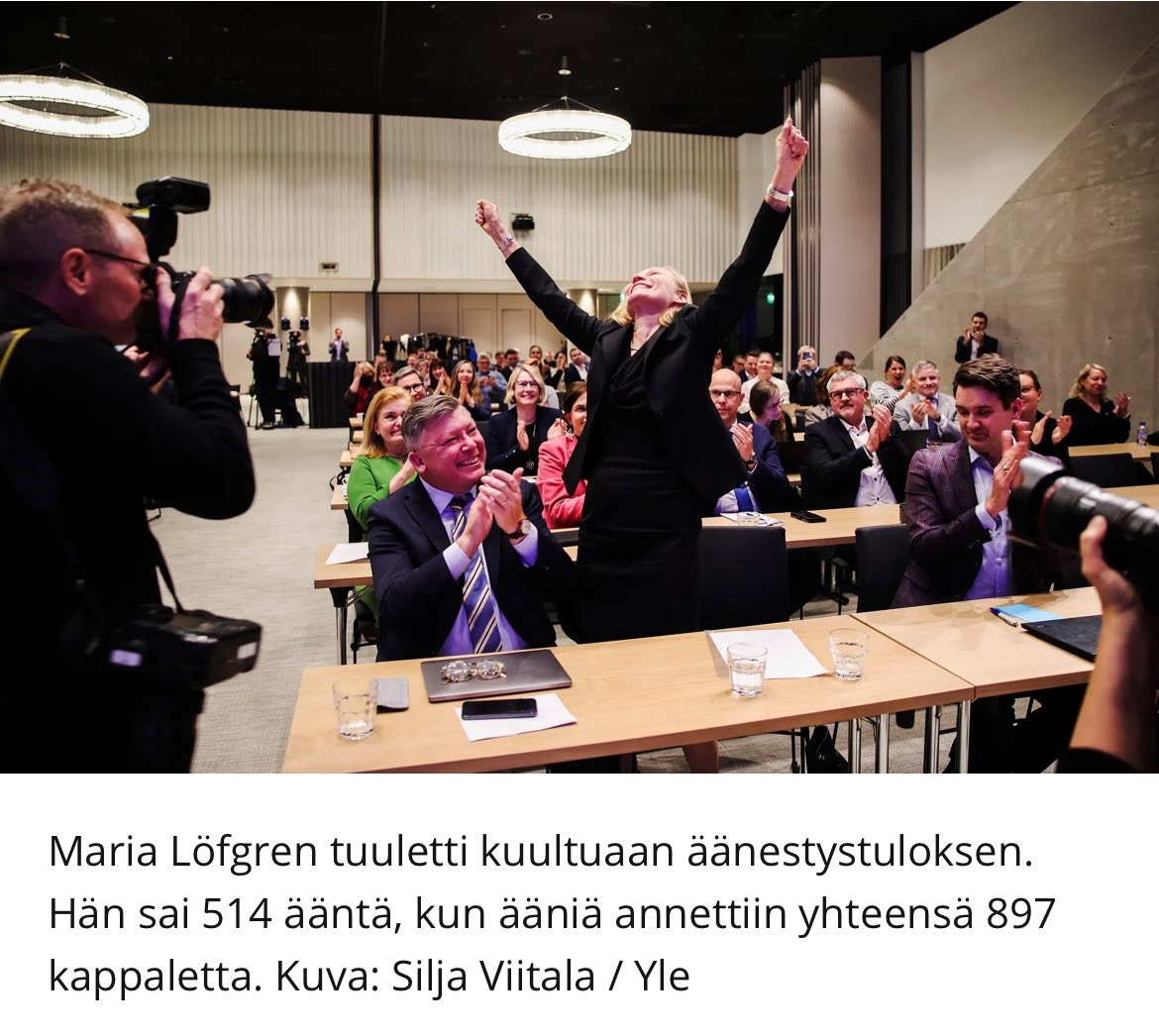 Menestyvat's tweet photo. Maria Löfgrenin kampanja Akavan pj:ksi oli ay-kentällä jotain ihan uutta. Altavastaajana kisaan lähtenyt @marialofg halusi avoimuutta ja keskustelua, ja sitä hän sai aikaan. Koko ay-kenttä nytkähti.

Miten kamppis tehtiin? 👉 Kuuntele podi https://t.co/wgwoyF1iTm…

#viestintä https://t.co/hAEQ2YVLHv