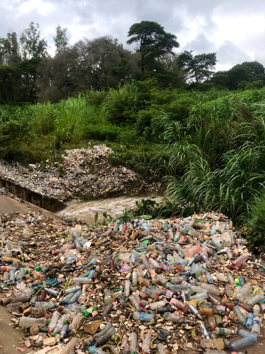 aquila_fpoz_'s tweet photo. The waste in this stream in Ngwerere ,due to high rainfall shows the need for solid waste management enhancement. Such environmental hazards pose risks for aquatic life,  human health,etc. It’s very critical  for more efforts to be made towards the creation of a circular economy. https://t.co/g3e6CdC6Xx