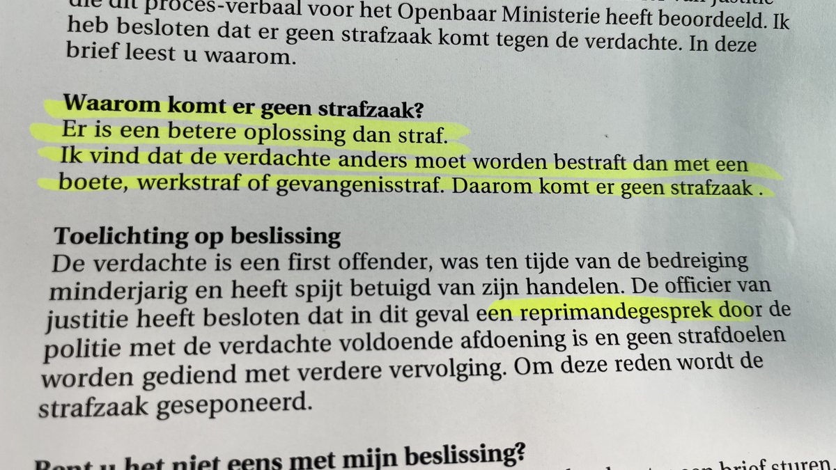 “Als ik jou tegenkom krijg jij een kogel door je hoofd heen.”

Aangifte gedaan.

Vandaag brief OM:
“Er is een betere oplossing dan straf. Een reprimandegesprek.”

Om gek van te worden. 

Bedreigers Kaag of Rutte worden van hun bed gelicht maar die van mij krijgen een gesprek. 😡