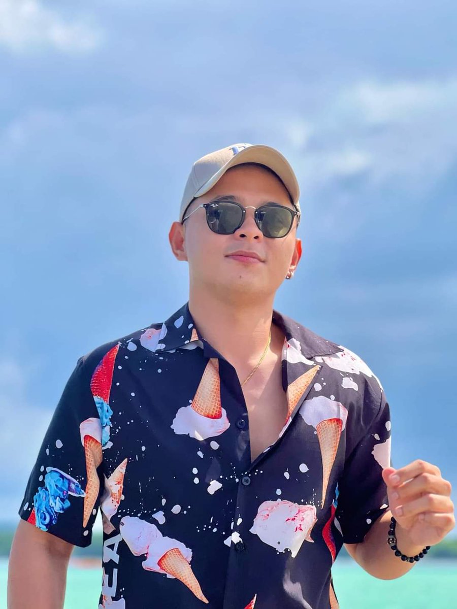imjvmofficial's tweet photo. Little Boracay Calatagan Batangas 🏝️ https://t.co/WhXrb1hcKM