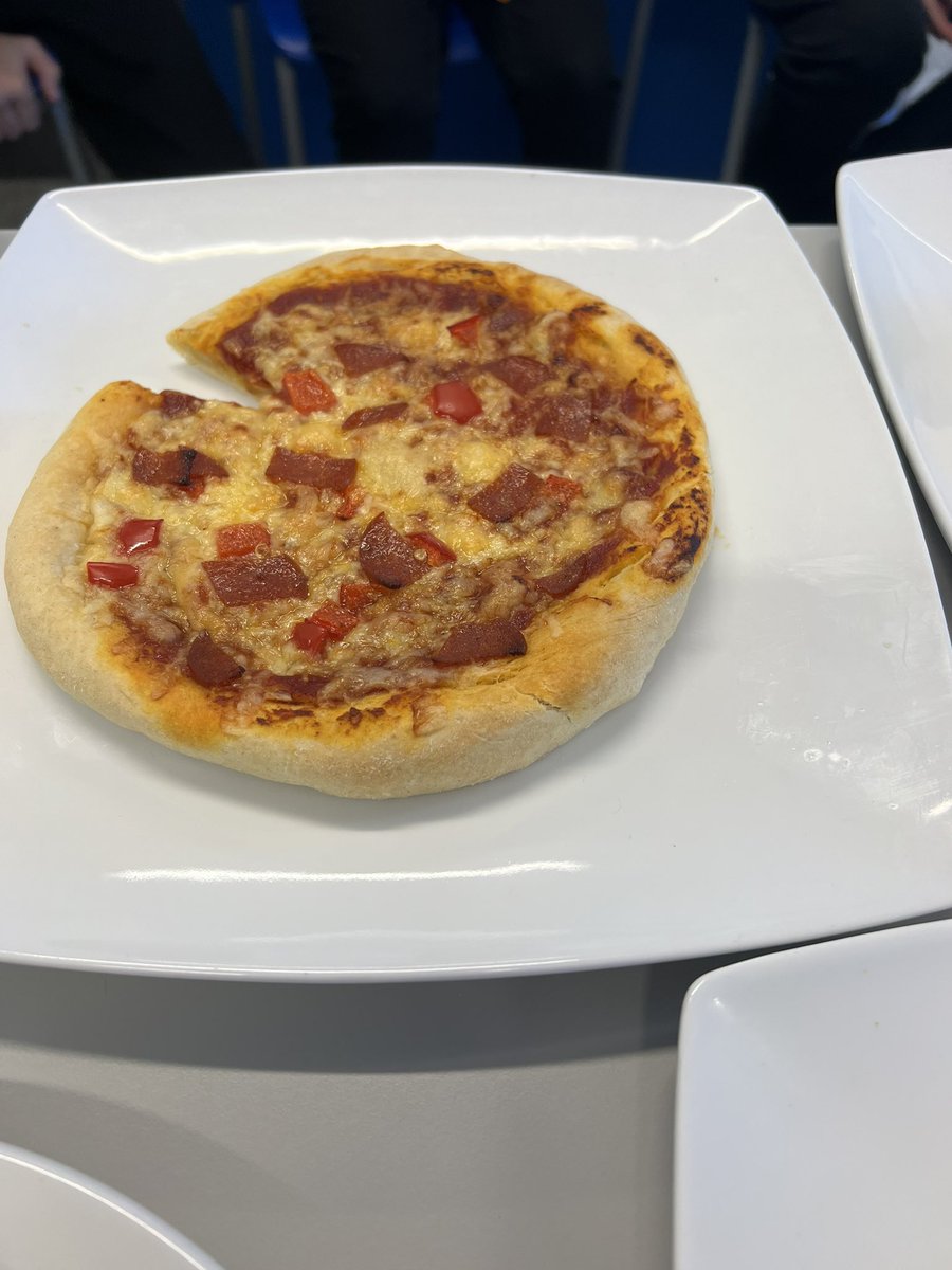 GirvanAcadHE's tweet photo. S2 completed their first practical assessment of scone based pizza. They should be very proud of what they have achieved ✨ https://t.co/l0XAdvTdjg
