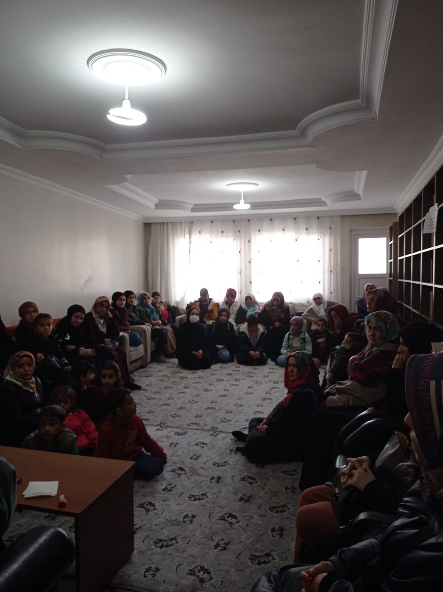 Regaib Kandiliniz Mübarek Olsun.
Ensar Vakfı Batman Şubesi'nde 
Bayanlara yönelik Regaip Kandili Programı düzenlendi.