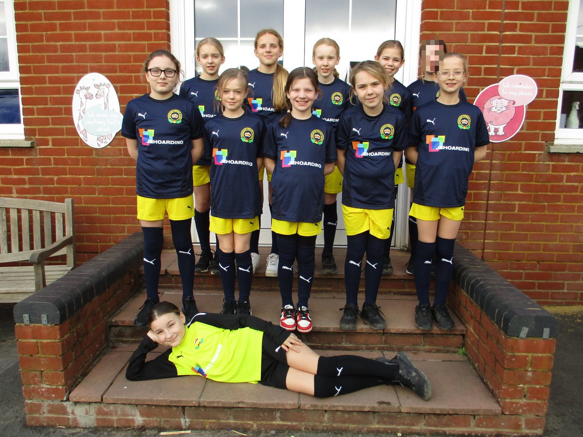 KingswoodPrimSc's tweet photo. Kingswood would like to say a huge thank you to JR Hoarding and Fencing Ltd for kindly sponsoring a new kit for our girls football team. ⚽️🥅 https://t.co/bkKHXAoKyM