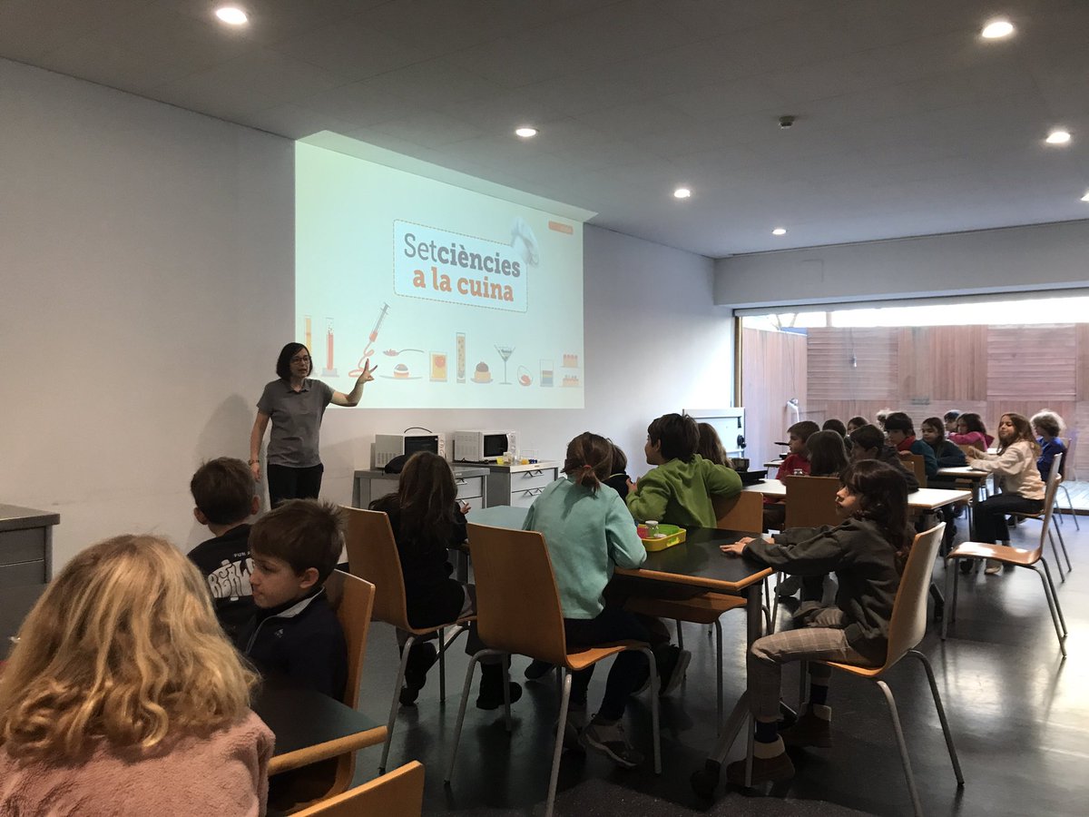 ruthi1980's tweet photo. Avui #PRM3SDK de @escolasadako ens anem fins a @MonStBenet per participar del taller “Setciències a la Cuina” dinamitzat per @FundacioAlicia https://t.co/F0qrMFM5aD