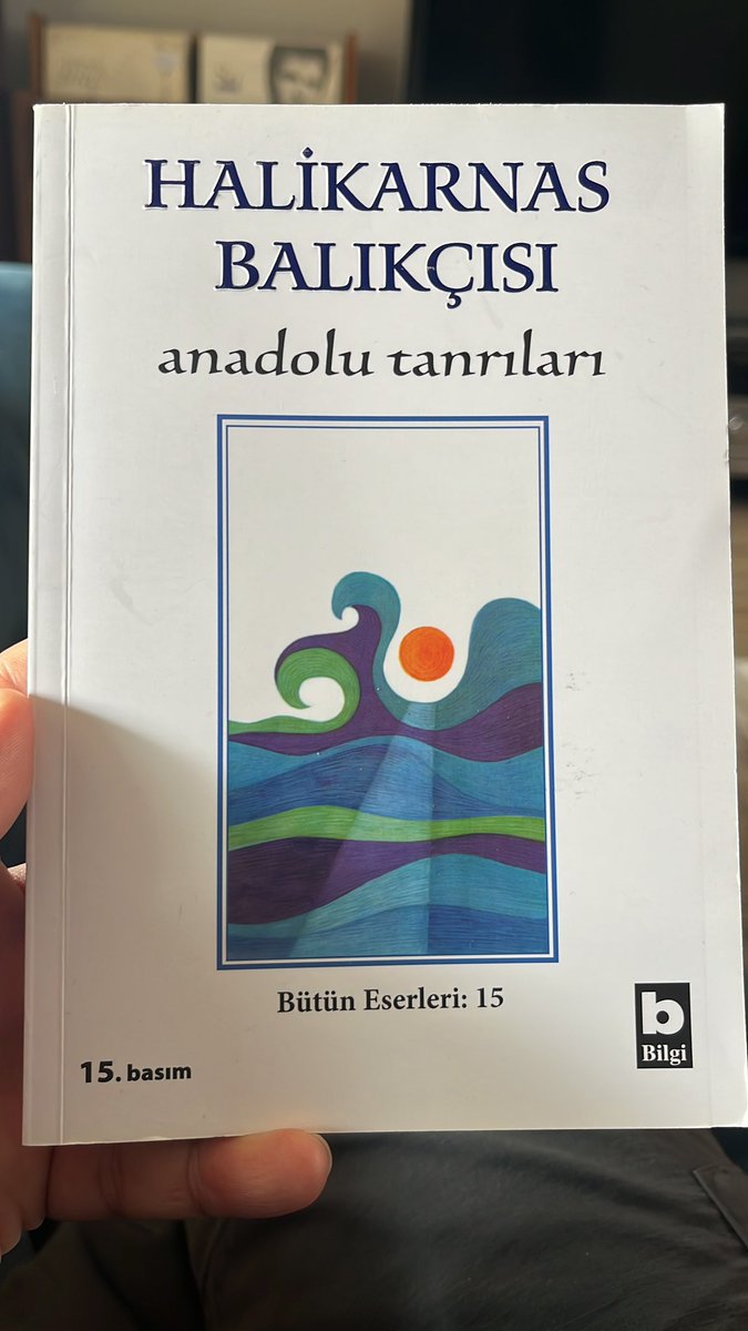 …“Biz bu diyarın gerçek varisleriyiz, dedik.
Ama, bu mirasımızı, şimdiye kadar dört bucağa pek mirasyedice saçtık…
#CevatŞakirKabaağaçlı
#HalikarnasBalıkçısı
#AnadoluTanrıları 
@BilgiYayinevi