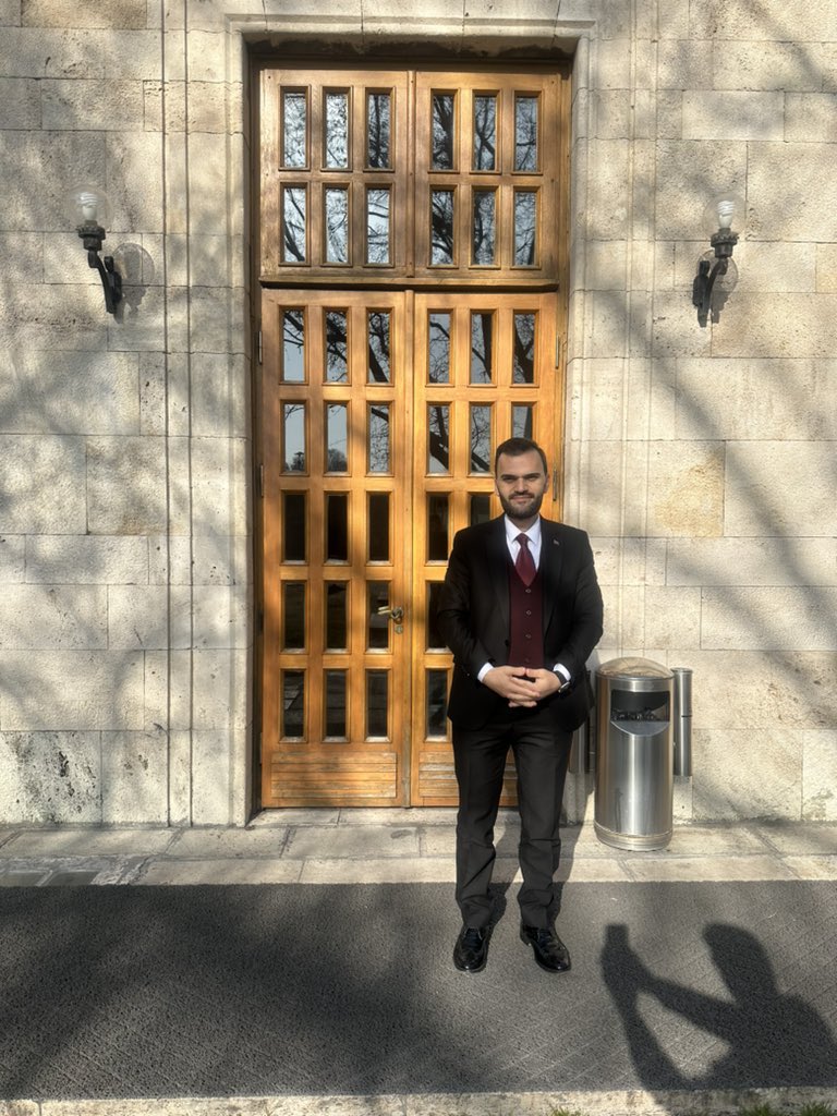 VahdetOzkocak's tweet photo. Değerli 2018-2022 arası ilişiği kesilmiş #50dsorunu yaşayanların sorununa çözüm olan teklifimizi, dün belirttiğimiz üzere, az önce Gazi @TBMMresmi de ilettik.
Umarız @TBMMGenelKurulu nda ek bir madde ile 600 kadar Akademisyenimiz de mutlu olur.
Gayret bizden takdir Allah’tan 🤲 https://t.co/NPd862ohzy