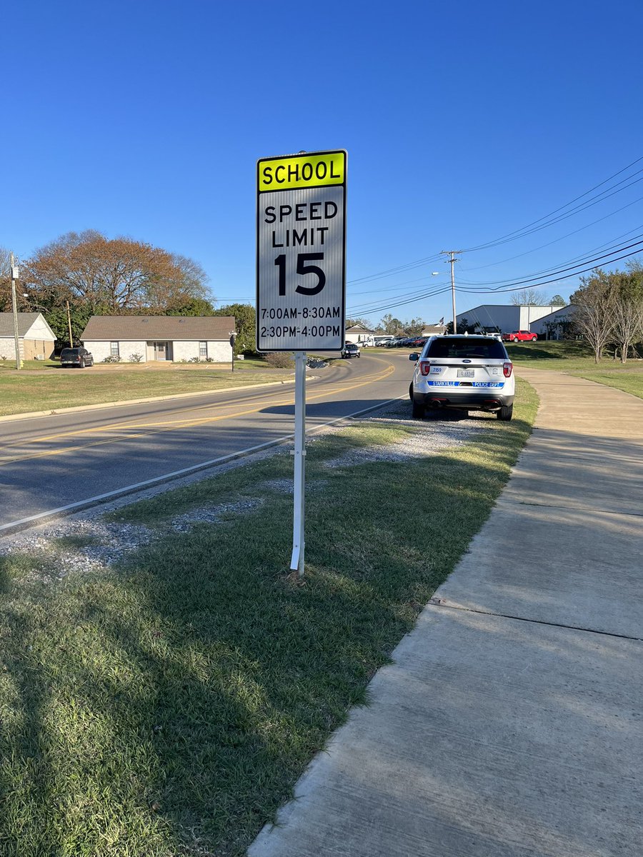 Starkville_PD's tweet photo. Friendly reminder, School Zone Speed Limits are strictly enforced. Here’s one way to know you’re entering a school zone. #haveasafeday #keepourchildrensafe https://t.co/hFcUTvp62v