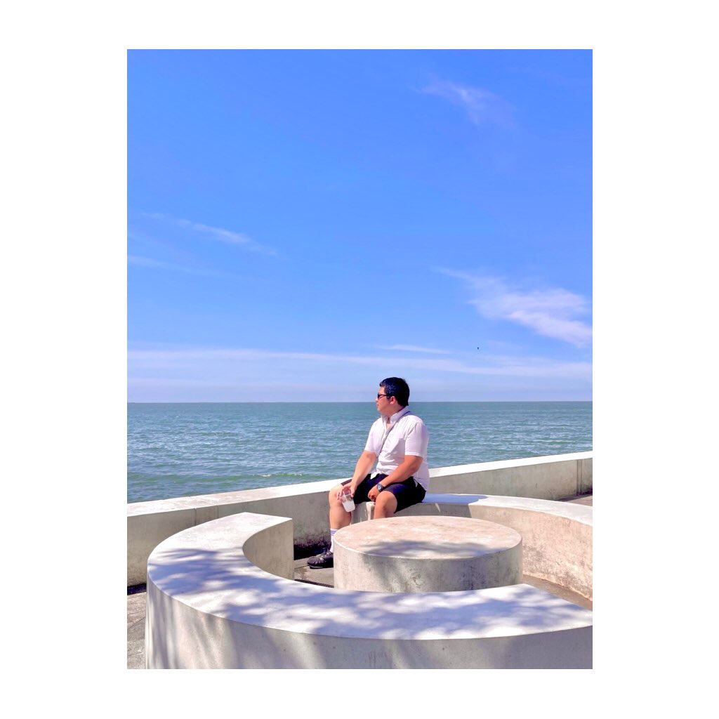 Copper_otter's tweet photo. Meet me where the sky touches the sea. ☀️🌊 https://t.co/8Ul6tpIzAg