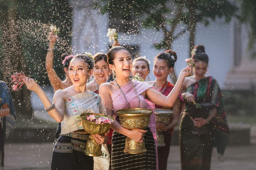 ထိုင်းသင်္ကြန်ပွဲတော်ကို ကမ္ဘာ့အမွေအနှစ်စာရင်းတင်ရန် ကနဦးအဆိုပြုချက် အောင်မြင်

(ဘယ်လိုနည်းနဲ့မှ မြန်မာ့ဓလေ့ကိုထိုင်းဓလေ့အဖြစ်လက်မခံနိူင်ပါဘူးနော်)
#WaterFestivalisOriginallyfromMyanmar
#UNESCO 
#WaterFestivalMyanmar #Burma
#Thingyan #WaterFestival #asia
#unescoworldheritage
