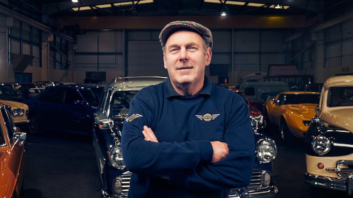 freesat_tv's tweet photo. Bangers &amp; Cash is back for a 7th season on @YesterdayTweets, starting tonight at 8pm! Hear from Derek Mathewson himself on the world of classic cars 🚗>> https://t.co/FNRcMTHqR3

#DerekMathewson #BangersAndCashS7 #Newseries https://t.co/q02nxYhb1l
