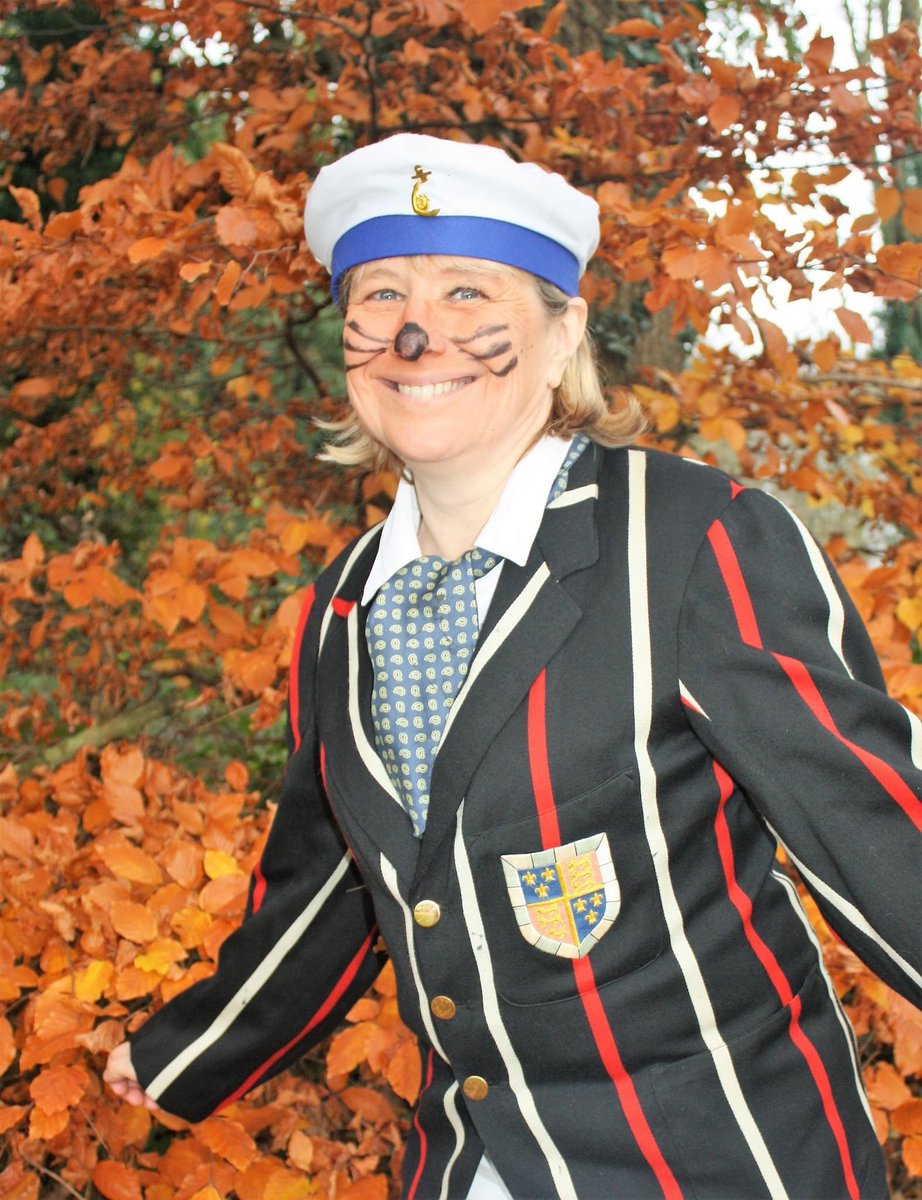Toad and Ratty are promoting the last few remaining tickets to see The Wind in the Willows for tonight’s performance. Buy them from our online box office at kingsleyplayers.co.uk or on the door tonight. Friday and Saturday are sold out 🙏 🎉 🦔🐭 🐸