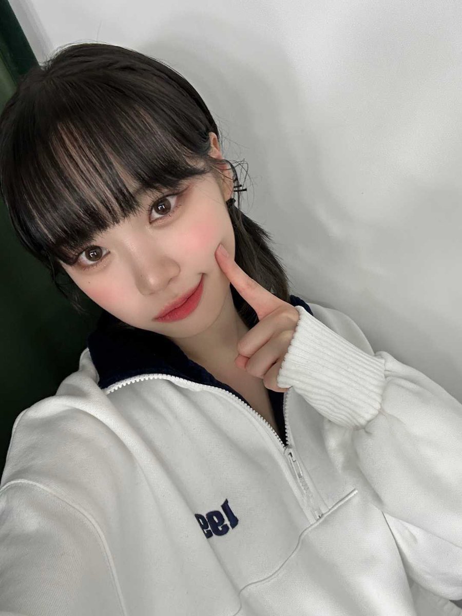 chaewonnt's tweet photo. Peeks my pink cheemkies as I am feeling my cuteness and prettiness about to explode❣️My iconic make up style that Fearnots truly like, it is now coming to Japan to be witnessed with your own eyes. 🤍 https://t.co/t5s4dr8GKY