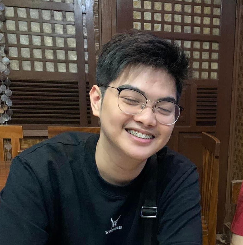 madameV33's tweet photo. papshoe with specs and braces hits so diff🥵🛐 https://t.co/i8q4554IWa