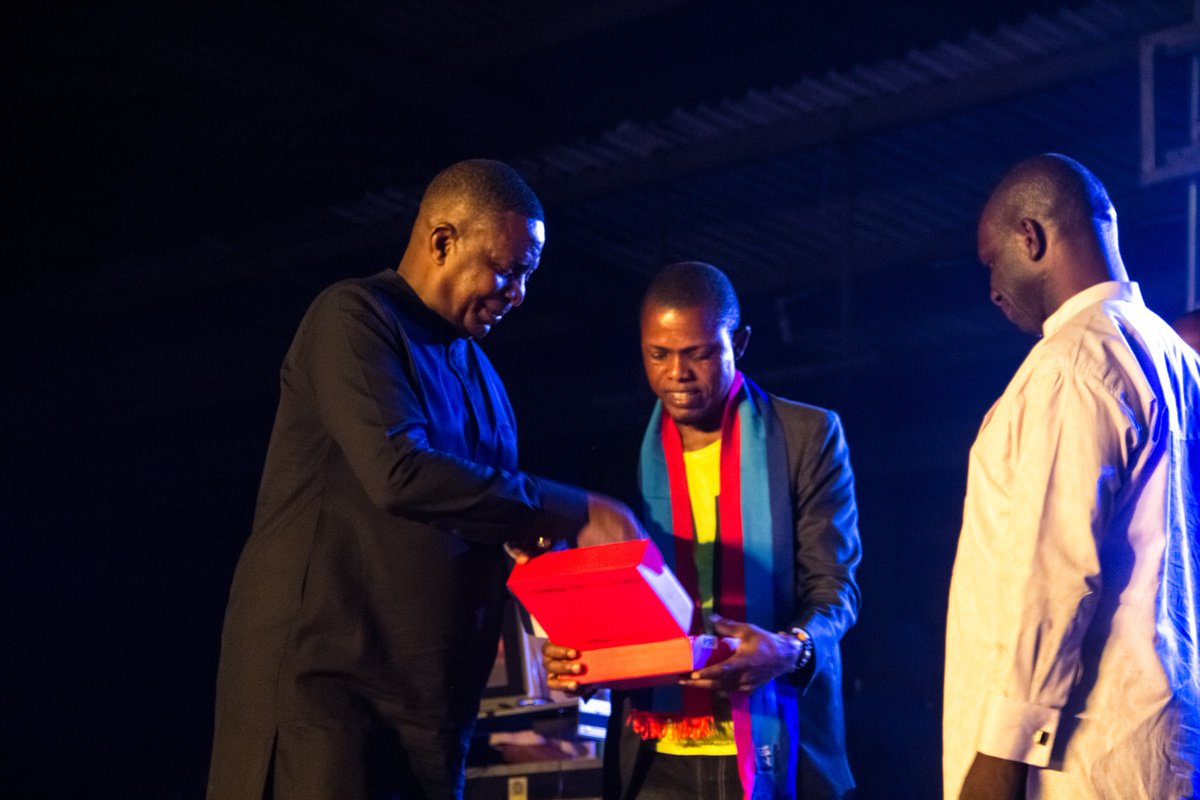 adp_Rivers's tweet photo. His Excellency, Victor Fingesi was presented with a youth-friendly Personality Award by the SUG UNIPORT; for his supportive and encouraging effort toward youth innovation and academic excellence. https://t.co/NIPhnd2NrF