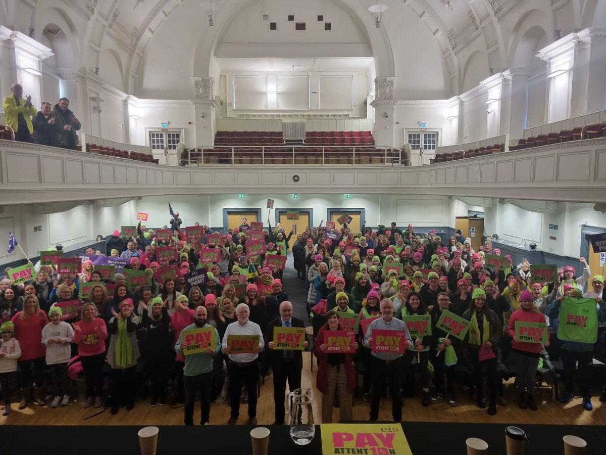 EISUnion's tweet photo. We are now approaching a year since trade unions submitted their pay claim on behalf of Scotland’s teachers. We are again urging Scottish Government &amp; COSLA to #PayAttention and return to the negotiating table with an improved &amp; fair pay offer for Scotland's teachers. #EISStrike https://t.co/gzxMuKY6we