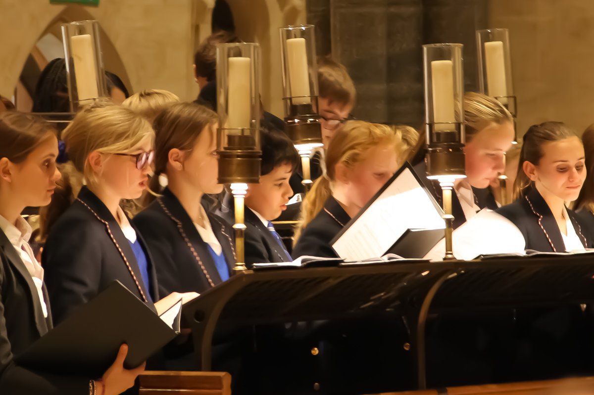 #ThrowbackThursday Photos from our Gala Concert <a href="/TempleChurchLDN/">Temple Church</a>  in December, a real privilege to here. Great to welcome back <a href="/OldWitleians/">Old Witleians</a> studying <a href="/RoyalAcadMusic/">Royal Academy of Music</a> Fantastic evening of outstanding music <a href="/KESWMusic/">KESW Music</a> #KESWProud So proud of our musicians <a href="/KESWitley/">King Edward's Witley</a>
