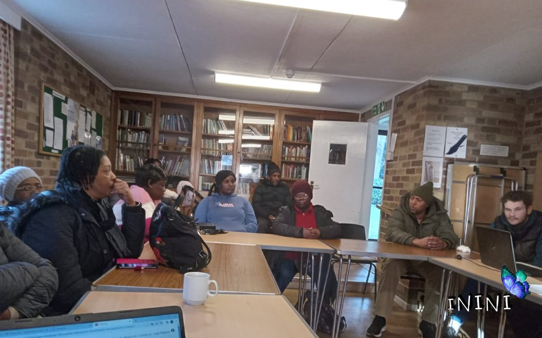 On Tuesday, we had an amazing peer-support group session! We discussed our plans for the upcoming Refugee Week and Black History Month. We asked our service users what they want us to do and discussed everyone could get involved! 
#Migrants #Migrantswelcome #mentalhealth