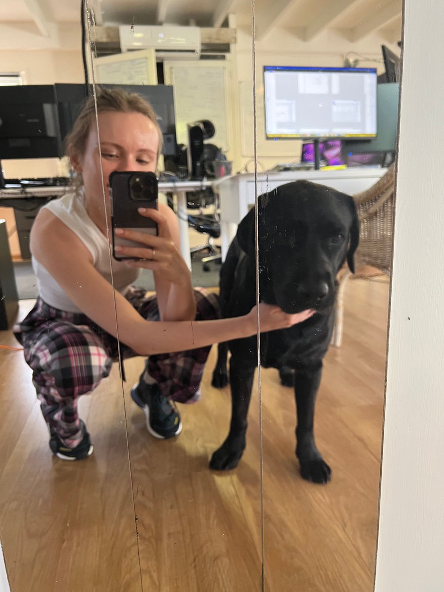 flexn_io's tweet photo. British scientists say that having pets at work can reduce stress and lead to better overall job satisfaction. So, next time you see our employees at their desk with their pet, know that they are both having a great day!
#flexn #flexnpets #employeepets #petfriendly #workplace https://t.co/hTiBEkwE3R