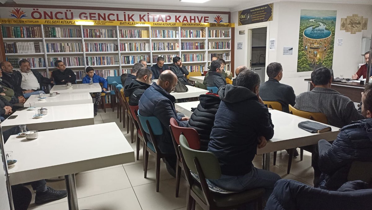 Şiir Dinletisi Programı

Gökkuşağı Eğitim Kültür ve Yardımlaşma Derneği, şair vefa  ÖZTÜRK’ün konuk olduğu ‘Gecenin Nağmeleri adlı bir’’Şiir Dinletisi’’ programı düzenledi..!